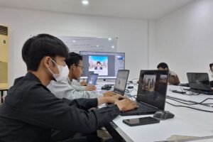 Peluang Karier Digital: Lulusan Kursus Komputer dan Digital Marketing Cyber Business School